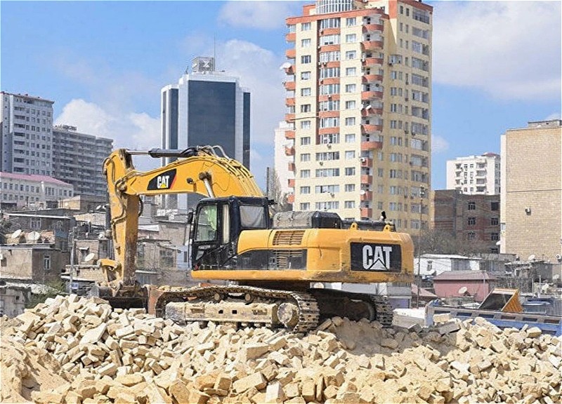 В Баку готовят территорию под новый тоннель: где и что будут сносить?