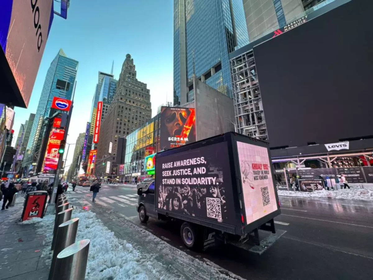 Massive Khojaly genocide awareness campaign hits New York streets PHOTO