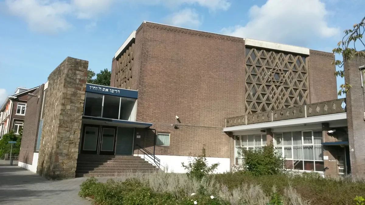 Synagogue in Rotterdam set ablaze, authorities investigate motive