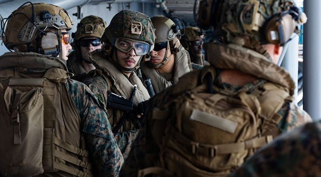 CENTCOM: десантный корабль USS Tripoli с 3 500 военными прибыл на Ближний Восток