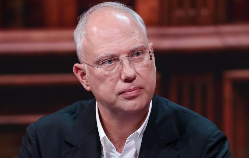 Дмитриев: глава ЕК хорошо справляется со спектаклем, но не с энергобезопасностью