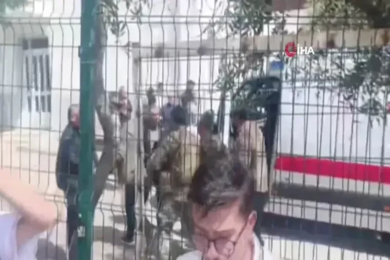 В Турции произошло вооружённое нападение на школу, погибли 4 человека, ранены 20 человек, нападавший застрелился-ОБНОВЛЕНО