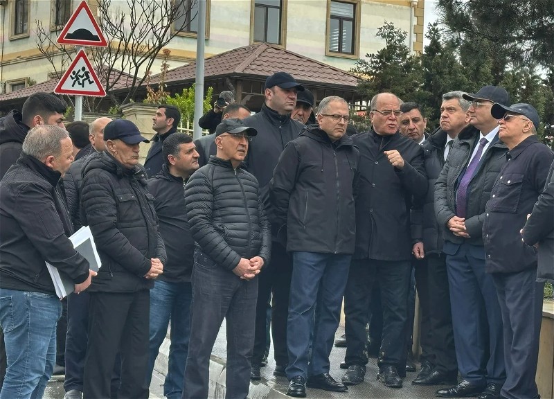 Глава ИВ Абшерона встретился с жителями пострадавших от ливней территорий - ФОТО