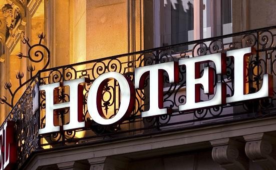 В Баку известный отель выставлен на продажу - Фото