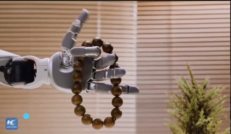 Çinlilərin yeni robot əli –