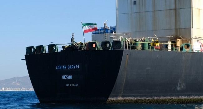 Iranian supertanker passes through Hormuz despite US blockade