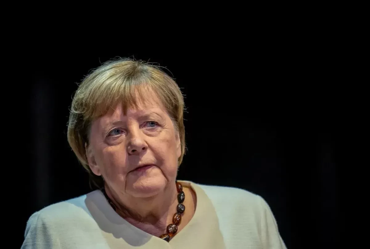 Former German chancellor sees Ukraine war ending in next decade VIDEO