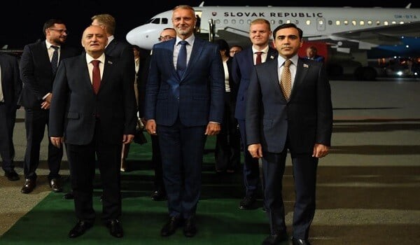Рихард Раши прибыл в Азербайджан