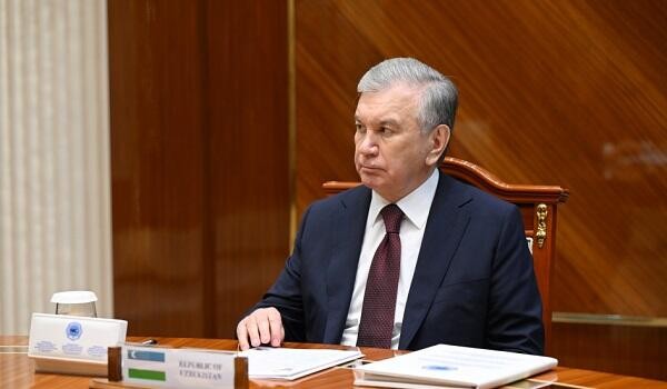 President Mirziyoyev arrives in Azerbaijan for WUF13