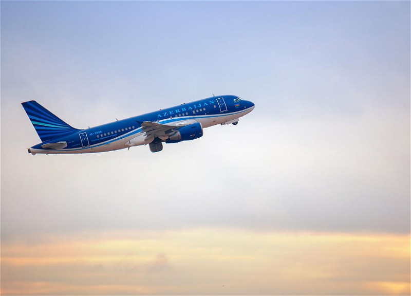 AZAL выполнил первый в этом сезоне авиарейс из Гянджи в Санкт-Петербург