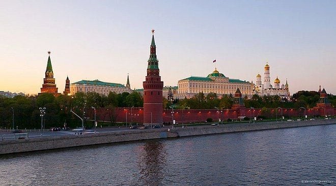 Moscow to restrict mobile internet and SMS on May 9