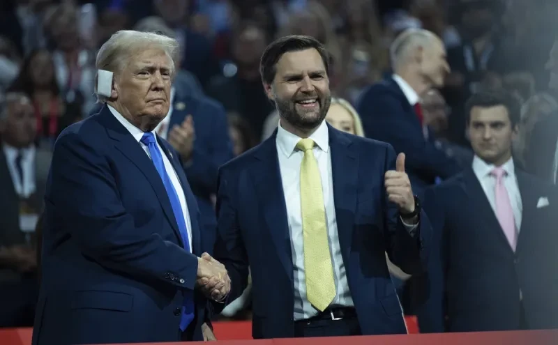 Вэнс заявил, что Трамп еще не обсуждал с ним выдвижение его кандидатуры в президенты