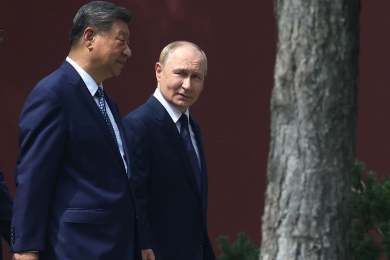 Ушаков раскрыл детали поздравления Путина Си Цзиньпину