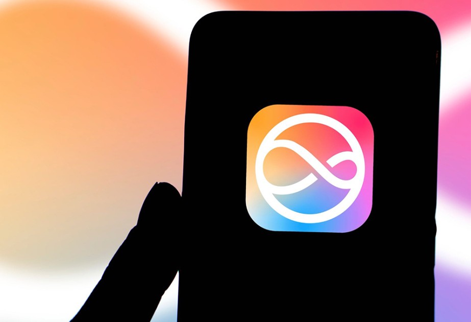 Apple unveils Siri AI makeover as Tim Cook bids farewell