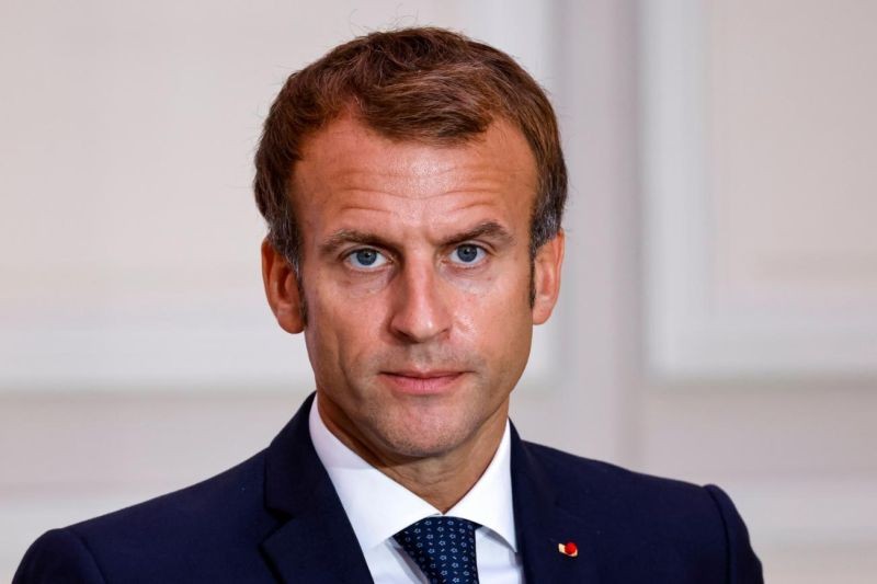 Макрон: страны G7 договорились усилить давление на Россию