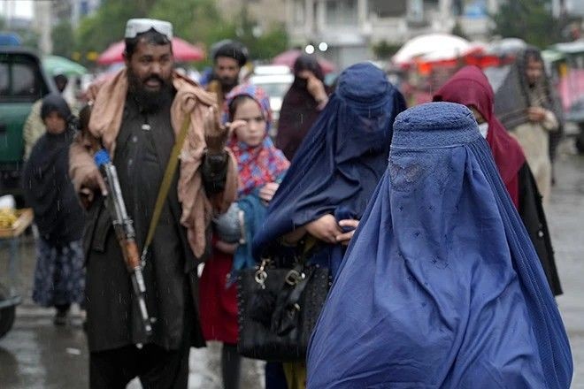 “Taliban” qadınların geyiminə nəzarəti sərtləşdirib -