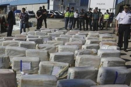 Chile seizes wood laced with 'historic' 100 tons of drugs