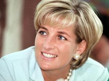 Car Diana emerged from in 'revenge dress' sells for £66k - Photo