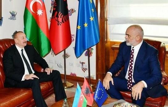 Эди Рама поздравил Ильхама Алиева