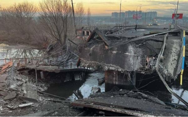 Ukrainian forces destroy railway bridge in Crimea - Photo