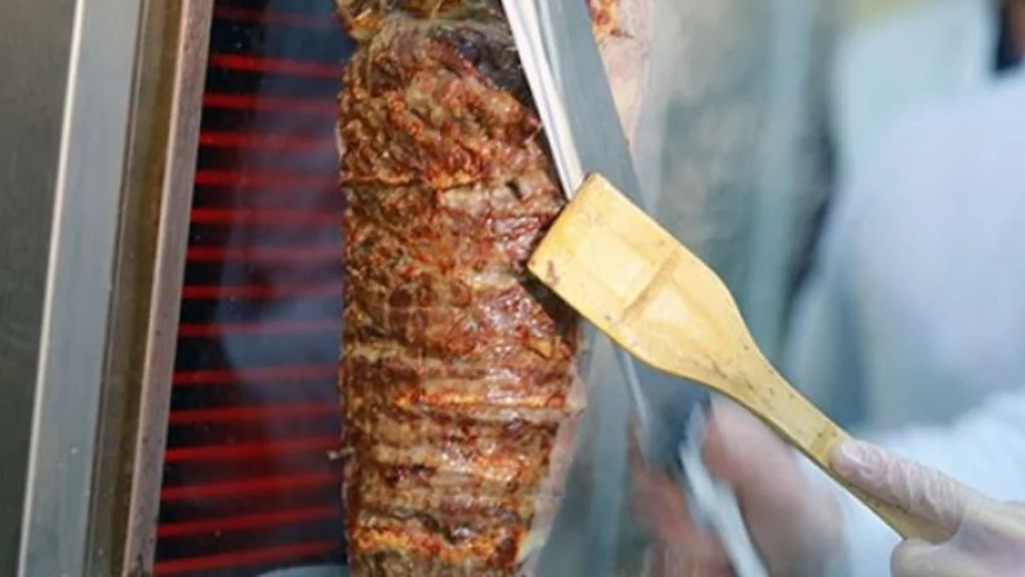 Zaqatalada dönərdən