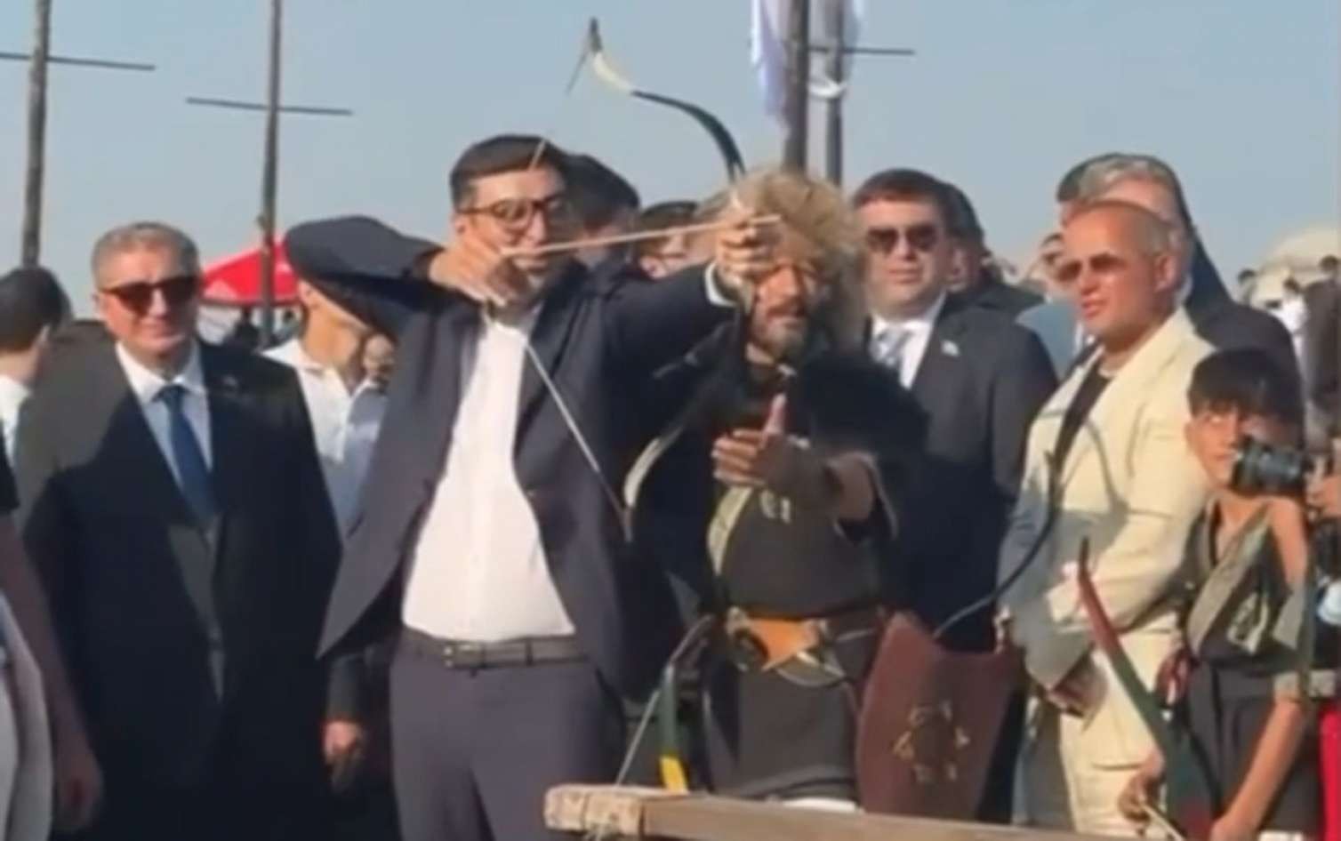 Oxu hədəfdən yayınmadı: Nazir meydanda -   VİDEO