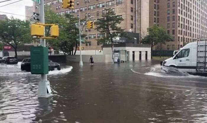 Storm triggers flooding across New York - Video