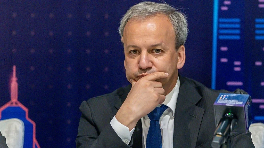 FİDE prezidenti istefa verdi