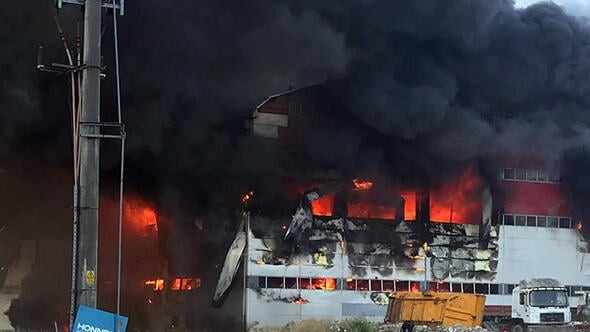 28 killed in China shoe factory fire - Video