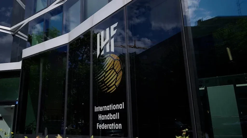 Bu federasiya da ruslara qarşı bütün qadağaları ləğv etdi