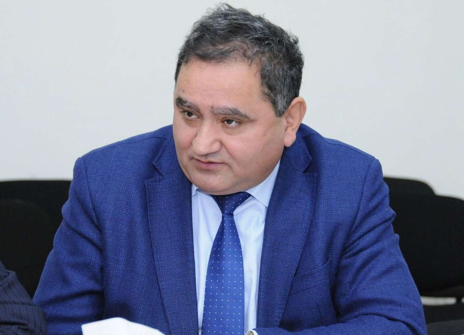 Etibar Əliyev dayanmır: Hacı Şahinlə bağlı yenə yazdı...
