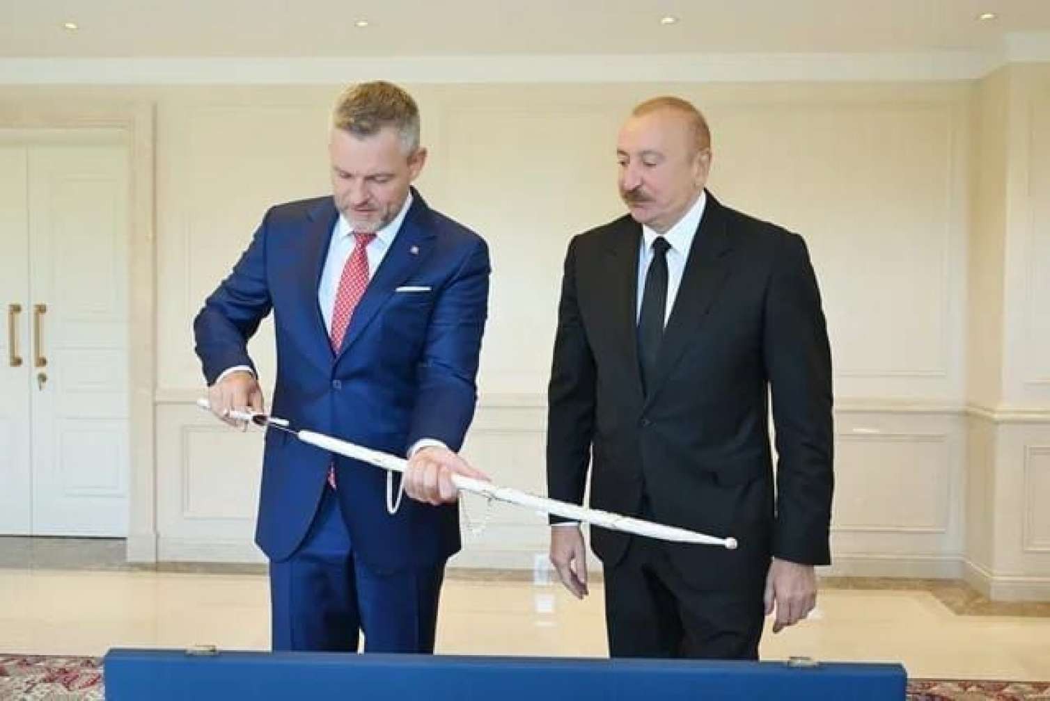 İlham Əliyevin Pelleqriniyə hədiyyəsinin sətiraltı mənası -   Qardaşların mesajı...