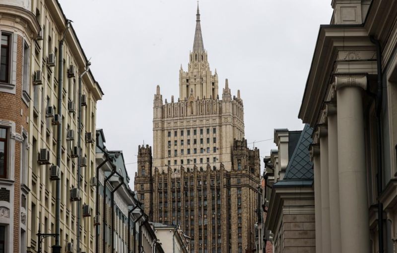 МИД: Россия крайне обеспокоена новым витком военных действий вокруг Ирана