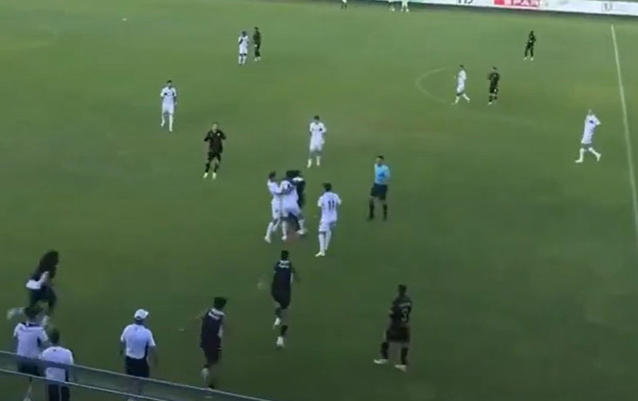 “Neftçi” və “Partizan” futbolçuları arasında əlbəyaxa dava - Video