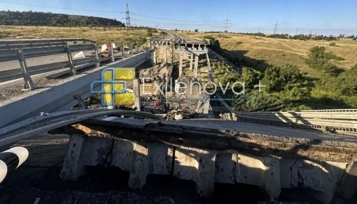 Ukrayna Luqanskda dəmir yolu körpüsünü vurdu