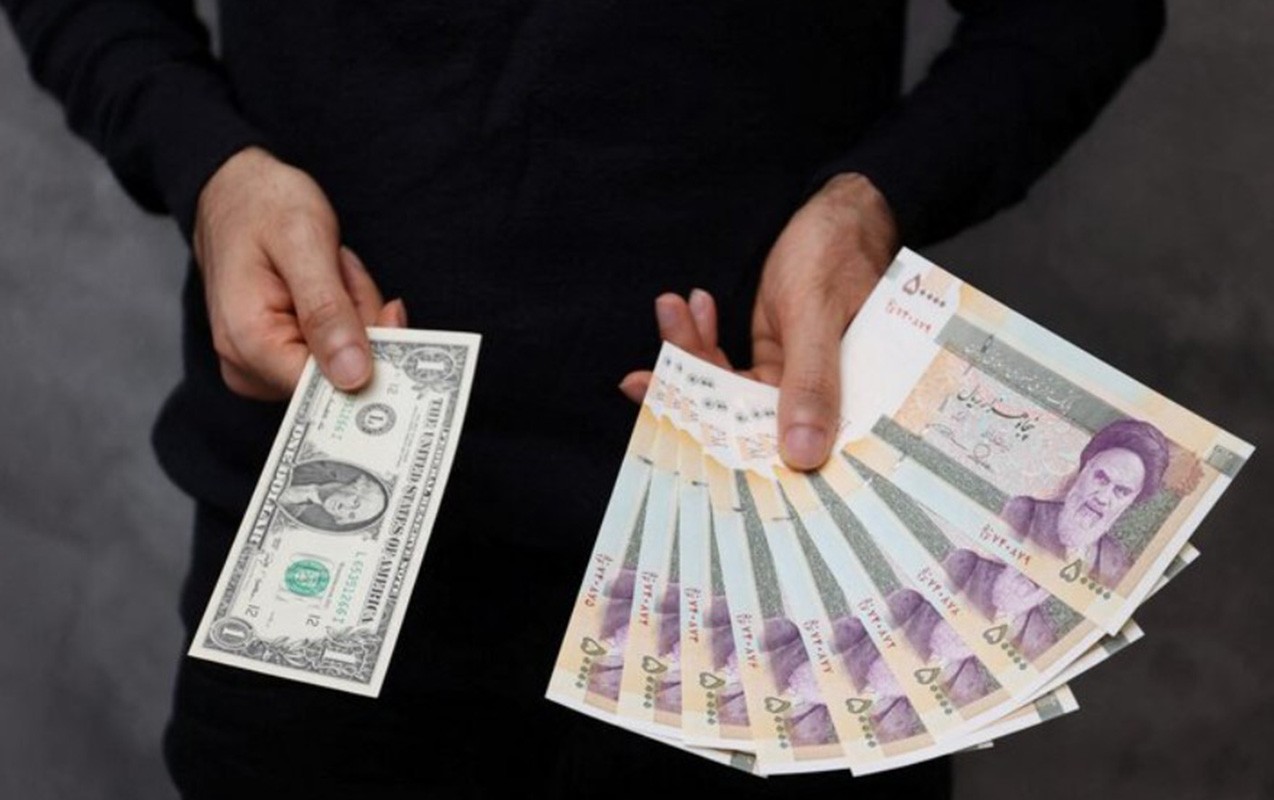 İran valyutası rekord səviyyədə ucuzlaşdı