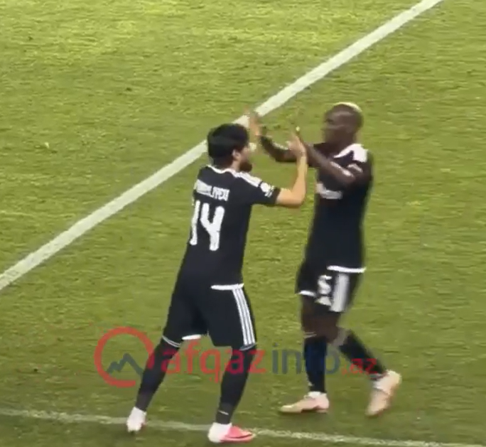 Elvin 4 ay sonra “Qarabağ”ın heyətində meydana çıxdı -
