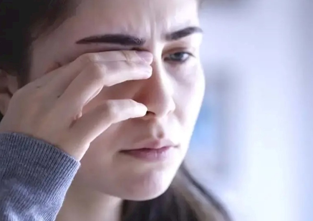 Gözlərdə səssiz TƏHLÜKƏ - Bu simptomlar ciddi xəstəlikdən xəbər verə bilər
