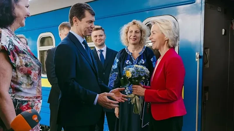 Фон дер Ляйен в Киеве вручат украинский орден "Европы"