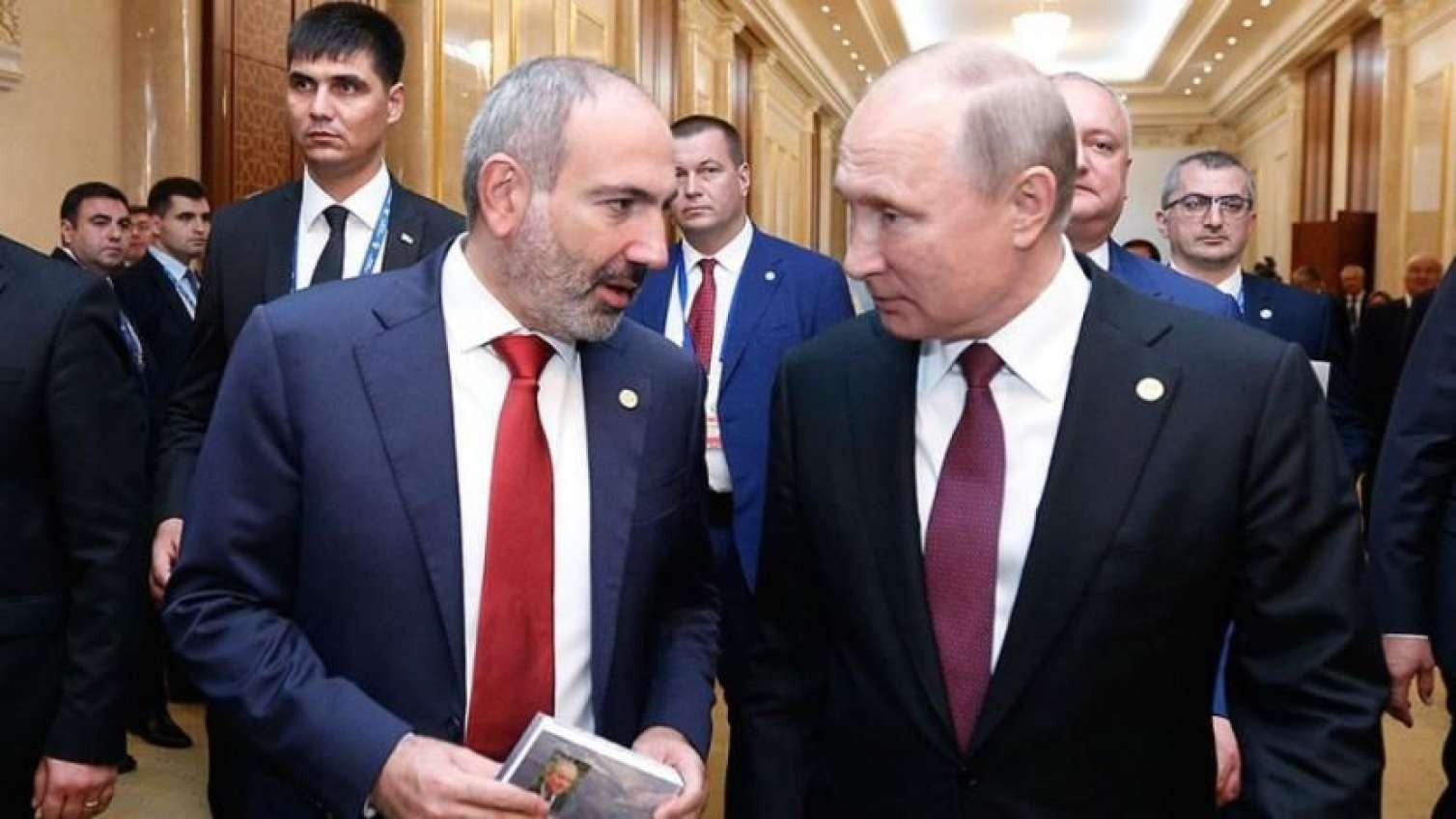 Putinin Paşinyanla ilk danışığı:   Təbrik etmədi