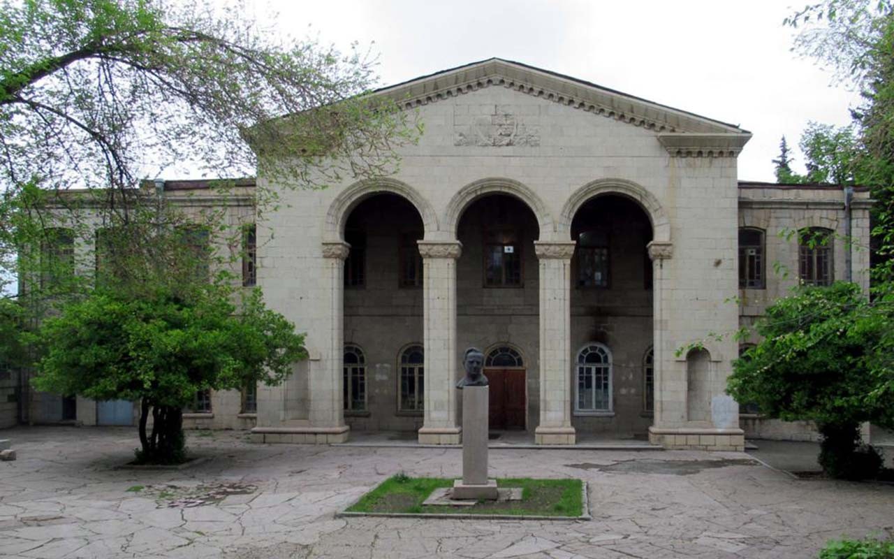 Bu abidələrimiz bərpa olunur