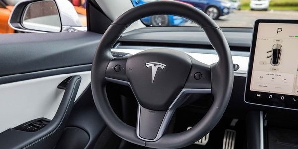 “Tesla” süni intellektə milyardlar yatıracaq