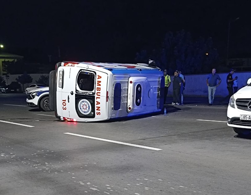 Naxçıvanda təcili tibbi yardım avtomobili aşdı - 4 yaralı var -