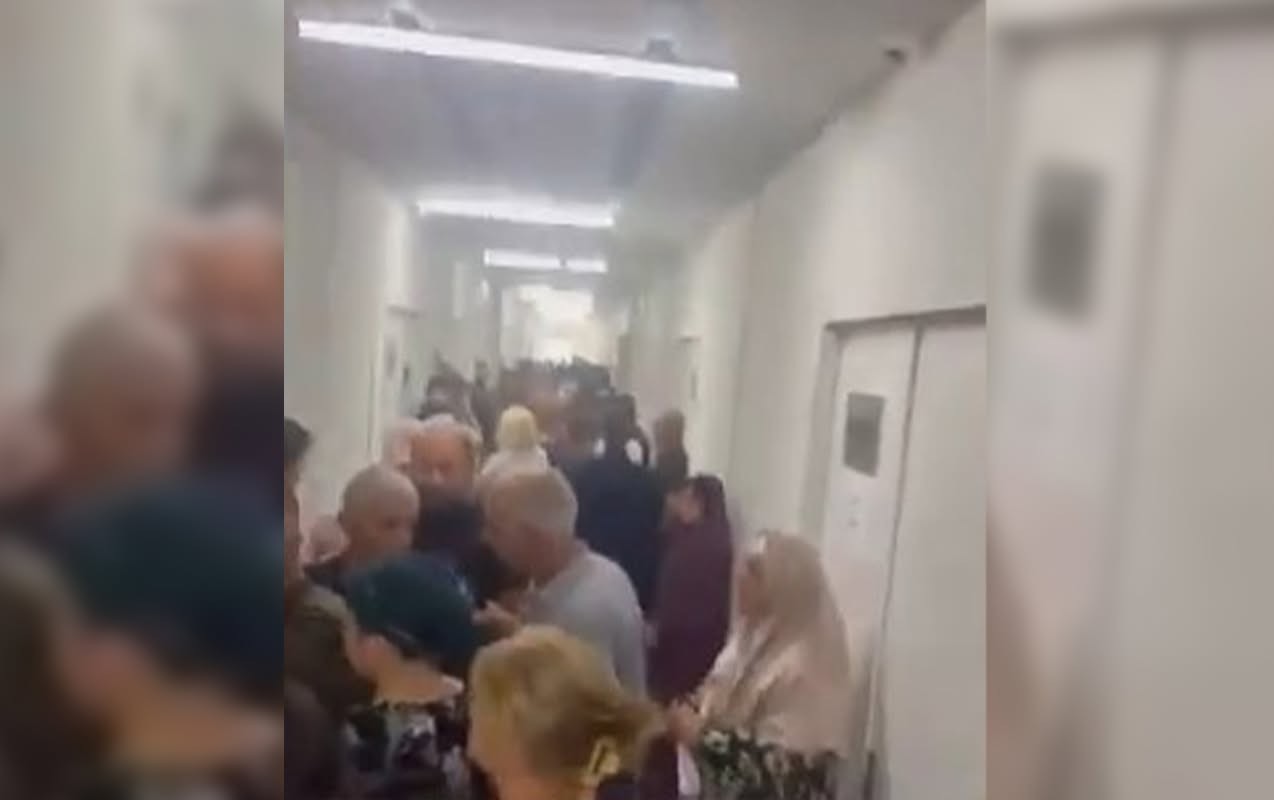“Xəstə insanlar ayaqüstə qalır, biabırçılıq...” - Saatlarla növbə gözləyirlər