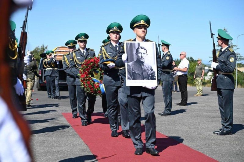 В Польше пригрозили Украине последствиями за создание национального пантеона