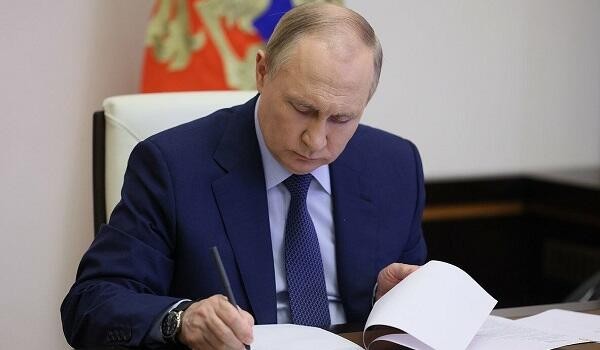 Putin tightens citizenship rules for migrants