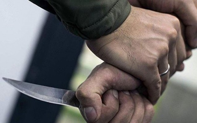 Xaçmazda bir gündə iki ata - Öz övladını bıçaqladı