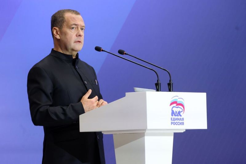 Медведев предсказал Украине скорый конец без нового руководства