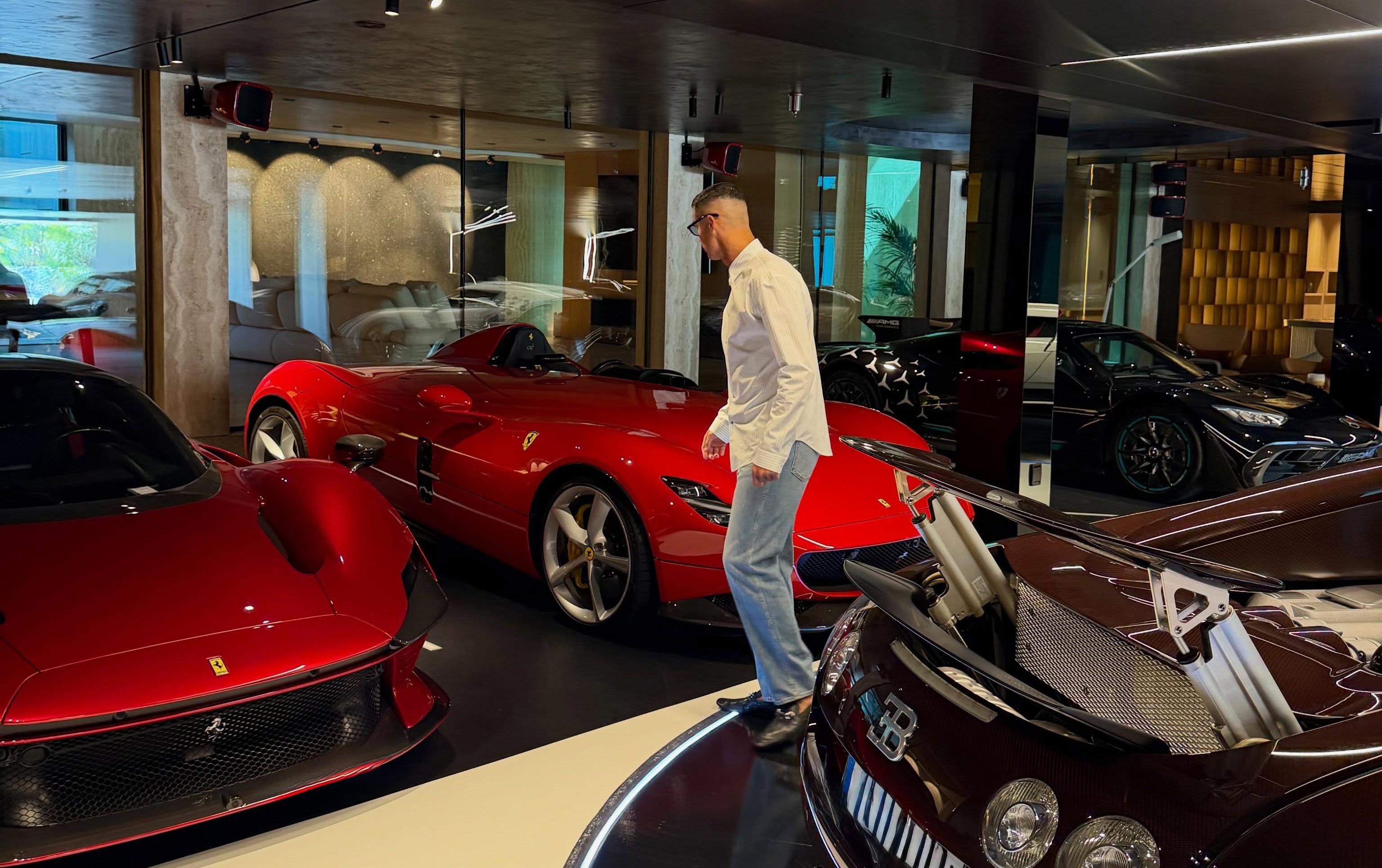 Ronaldo 30 milyonluq “oyuncaq”larını paylaşdı - Fotolar