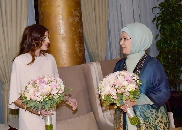 Emine Erdogan congratulates Mehriban Aliyeva on birthday